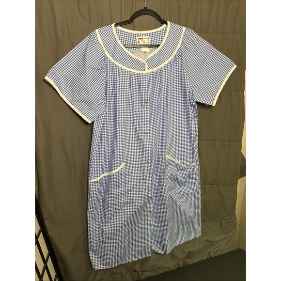 Vintage Blue Checked House Coat Size MEDIUM Front Snaps Pockets Rosa Closet - Picture 1 of 12